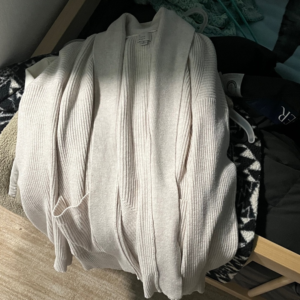 Jacket/Sweatshirt Bundle - image 6